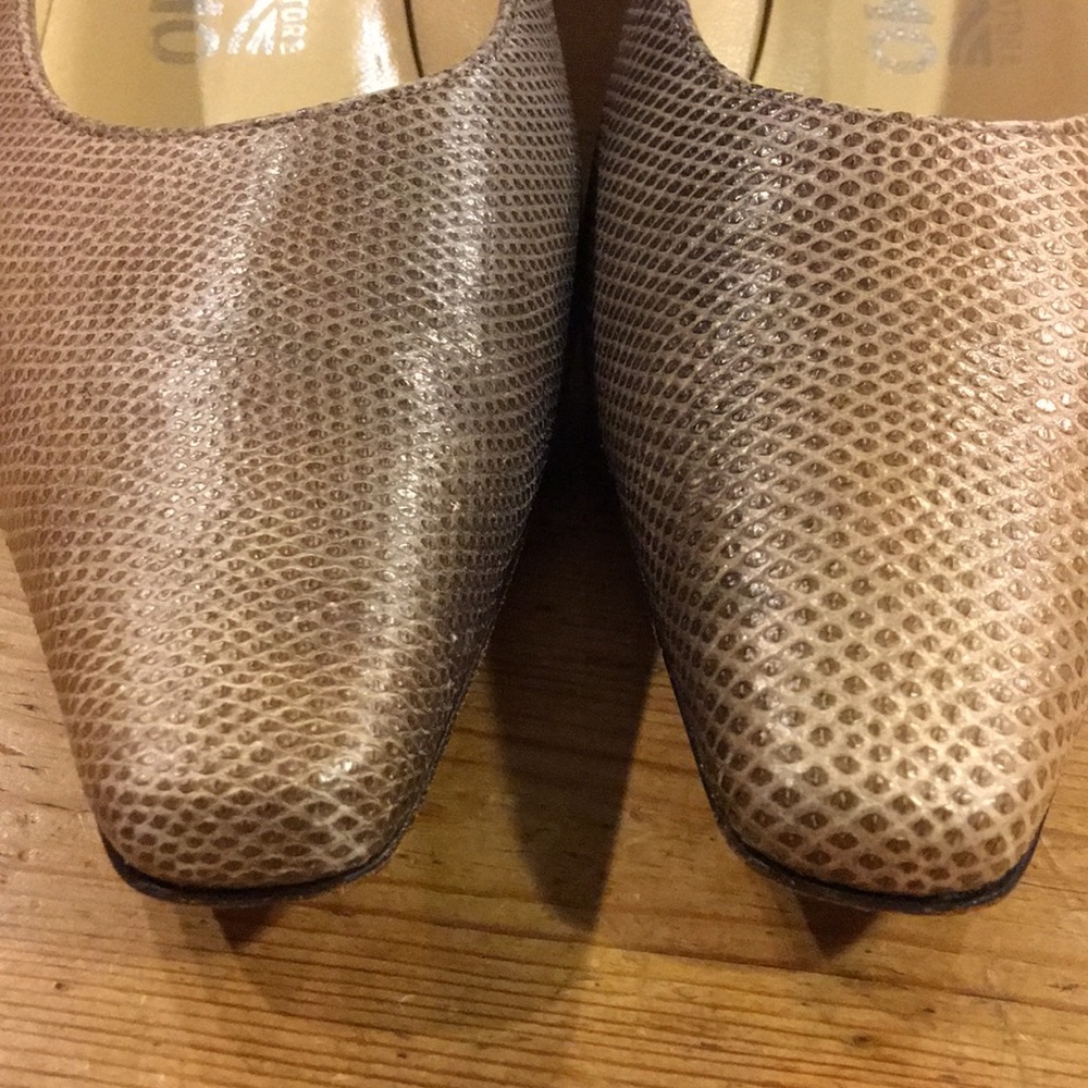 Ferragamo Snakeskin Pumps - Picture 7 of 8